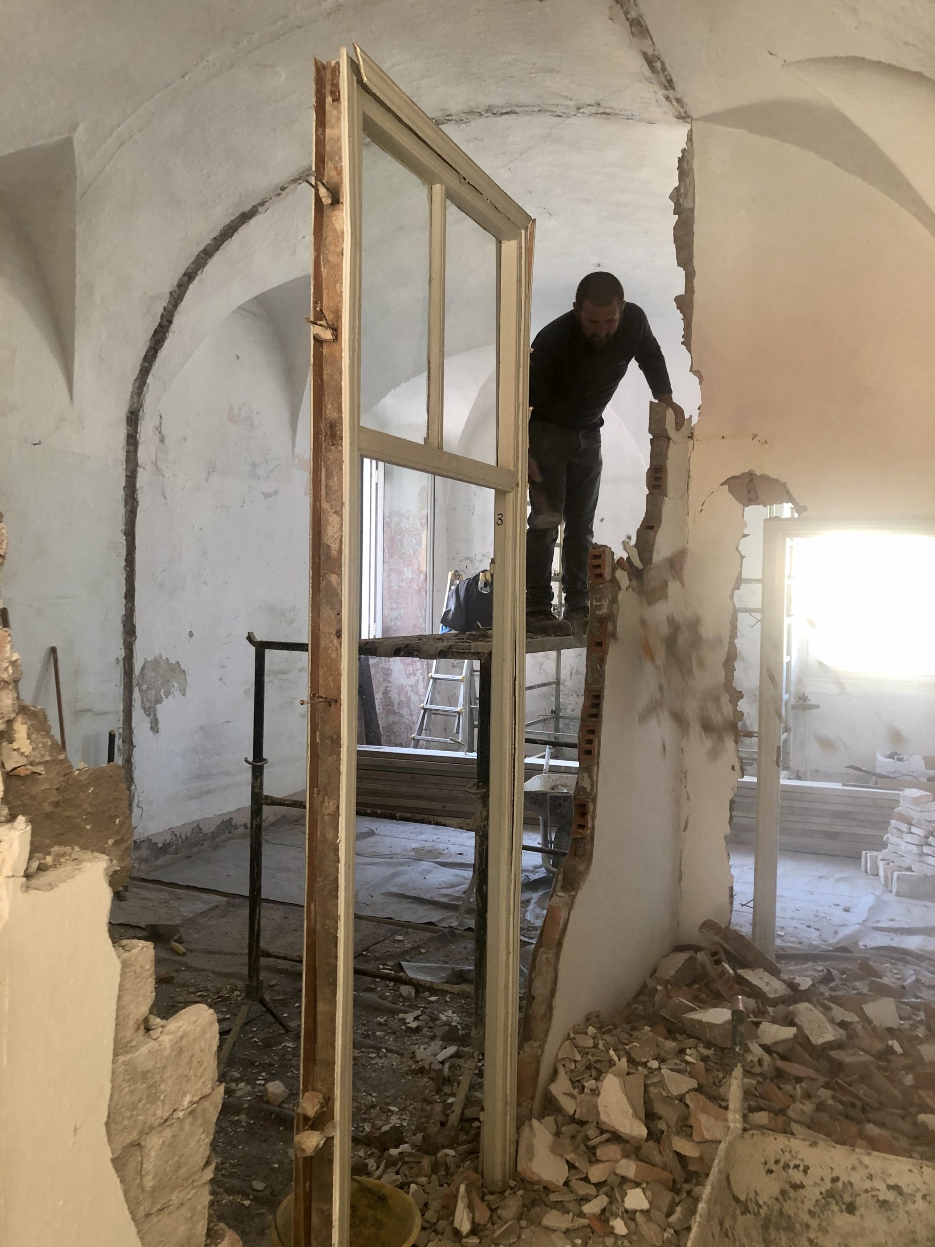 Imperia Italien Schoscha Einrichtungen Wohnungsvermietung PopUp Store Ladenvermietung